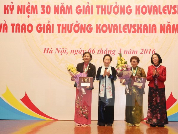 Giải thưởng Kovalevskaia góp phần quan trọng vào công cuộc đổi mới